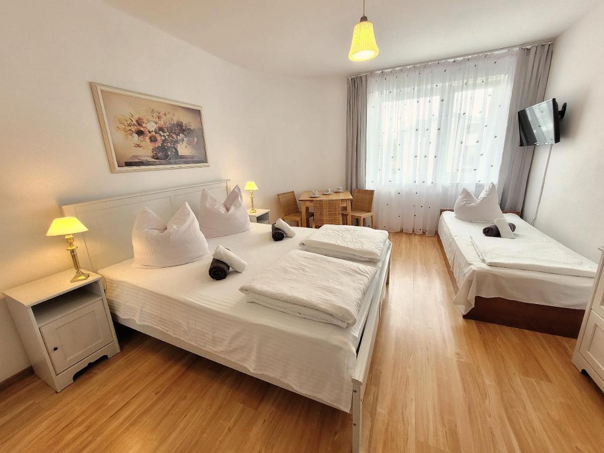 Iwona Pokoje Apartamenty Karwia Exterior foto